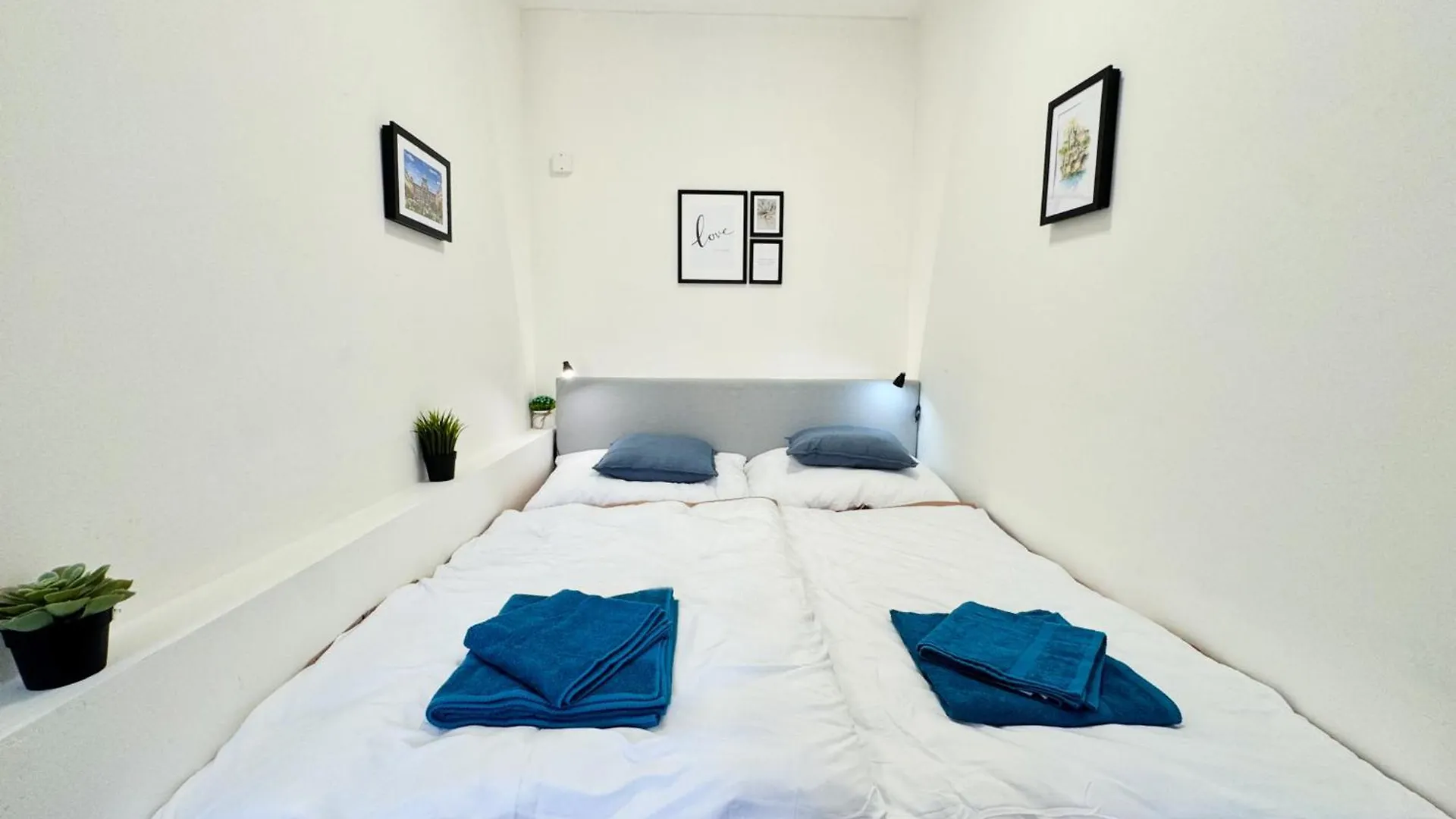 A Comfy Apartment In Smichov - Andel Prague 0*,  Czech Republic