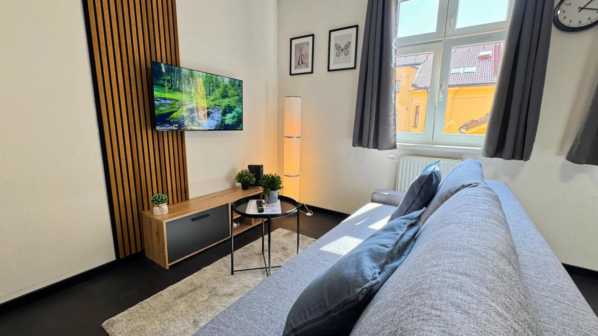 A Comfy Apartment In Smichov - Andel Prague