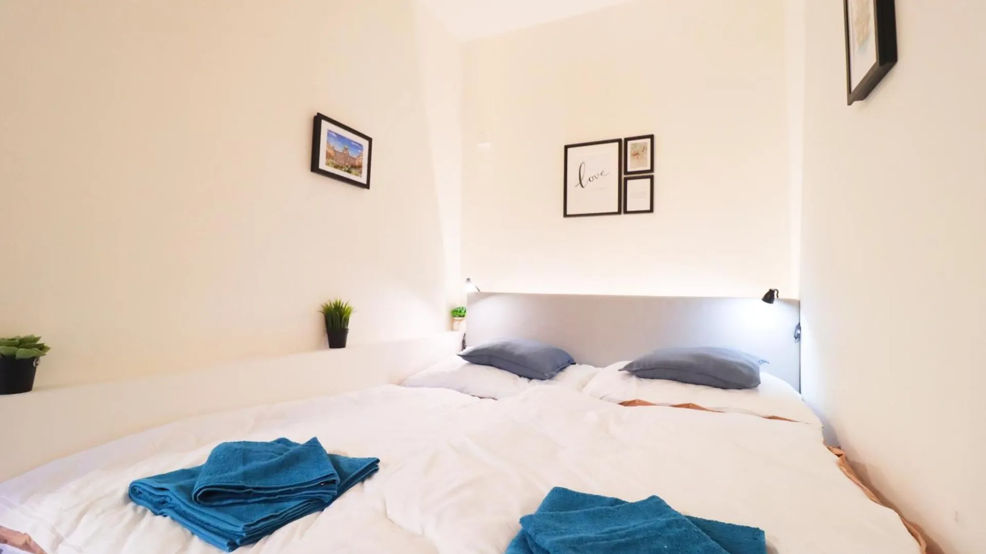 פראג A Comfy Apartment In Smichov - Andel 0*,