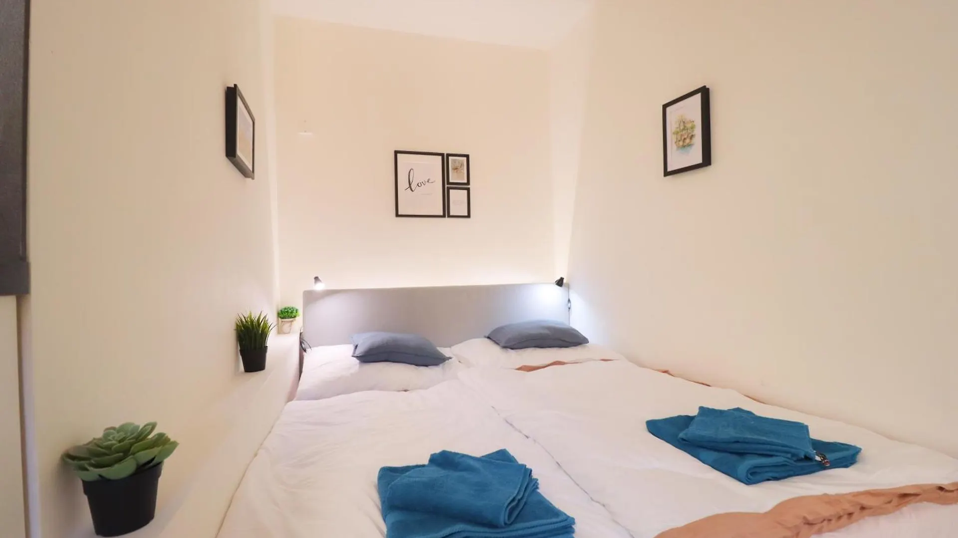 פראג A Comfy Apartment In Smichov - Andel